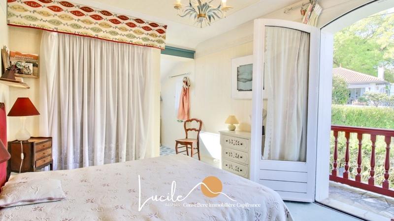 Maison - 235 m² - 9 pièces