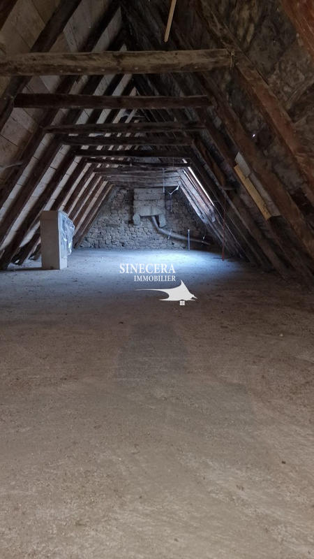 Maison - 240 m² - 7 pièces