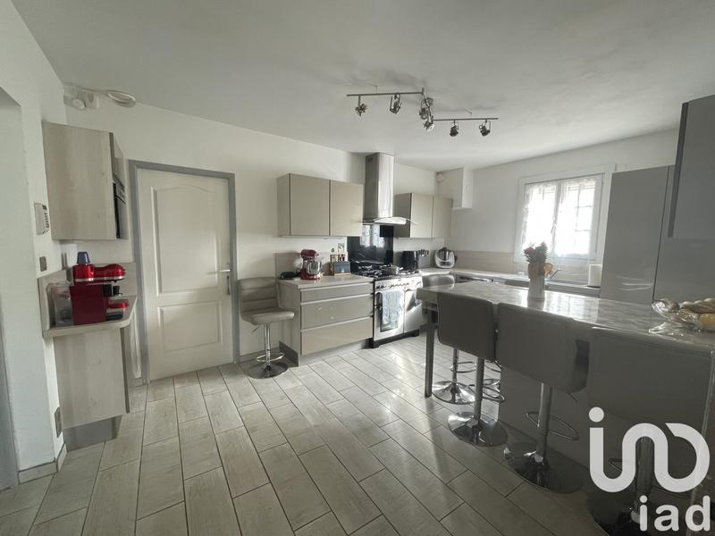 Maison - 303 m² - 12 pièces