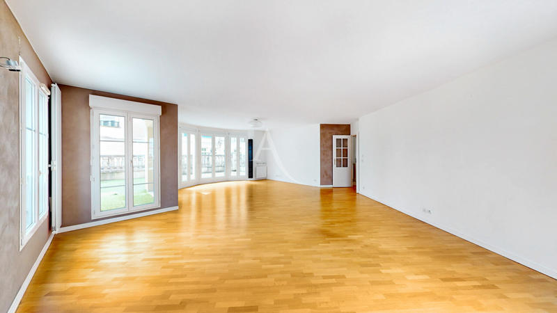 Appartement - 107 m² - 5 pièces