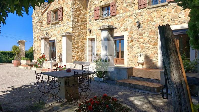 Mas - 210 m² - 7 pièces