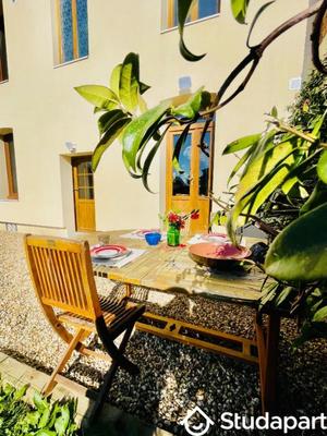 Chambre - 10 m² - 1 pièce