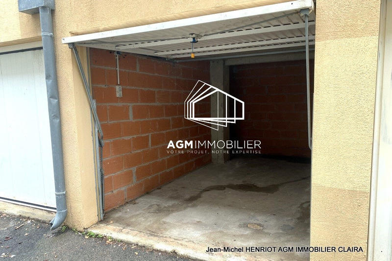 Parking / Garage - 12 m²