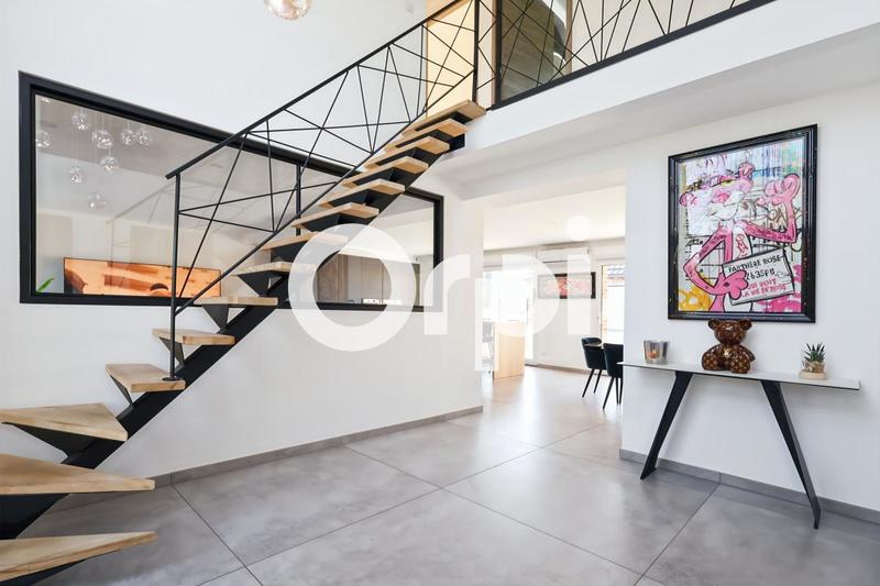 Maison - 230 m² - 6 pièces