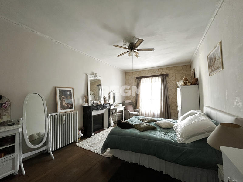 Maison - 230 m² - 8 pièces