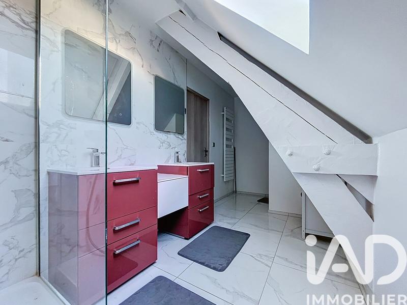 Maison - 182 m² - 7 pièces