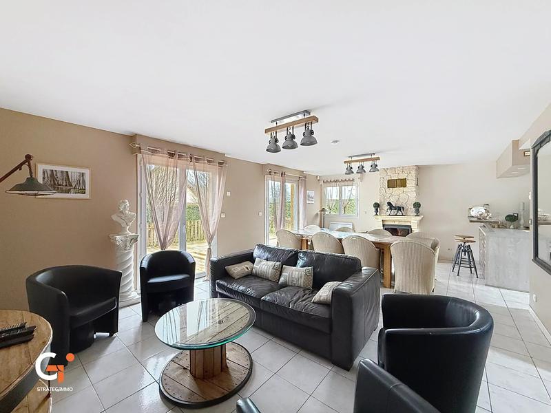 Maison - 202 m² - 7 pièces