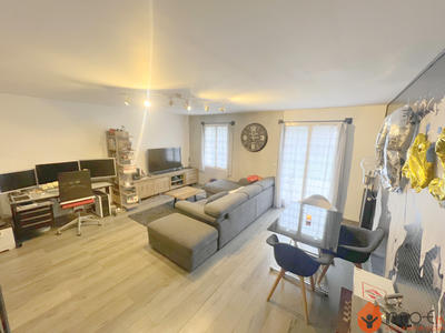 Maison - 98 m² - 6 pièces