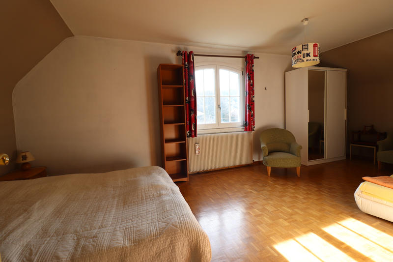 Maison - 244 m² - 8 pièces