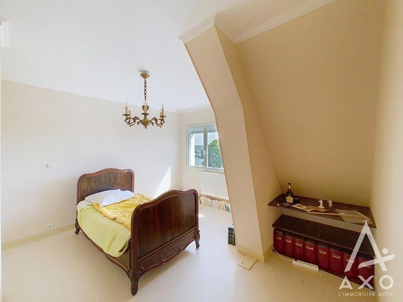 Maison - 228 m² - 7 pièces