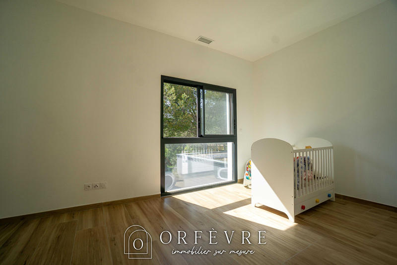 Maison - 200 m² - 8 pièces