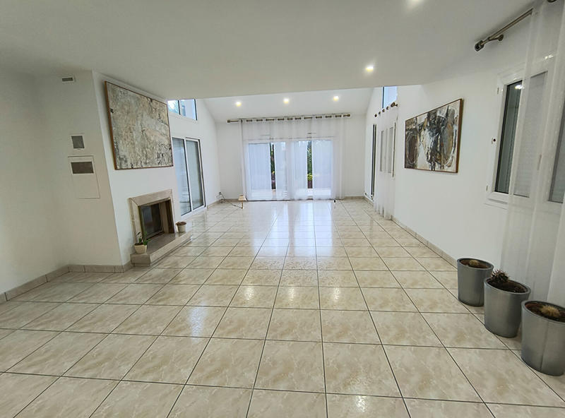 Maison - 253 m² - 6 pièces