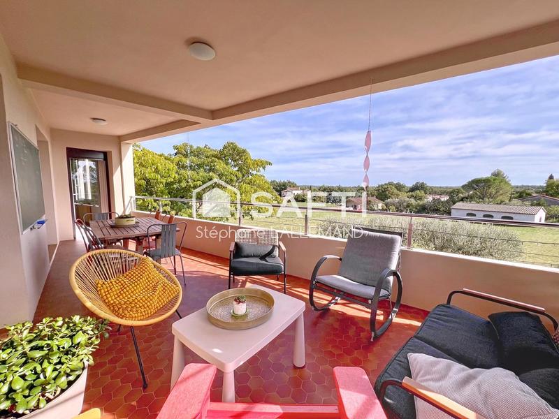 Maison - 220 m² - 7 pièces