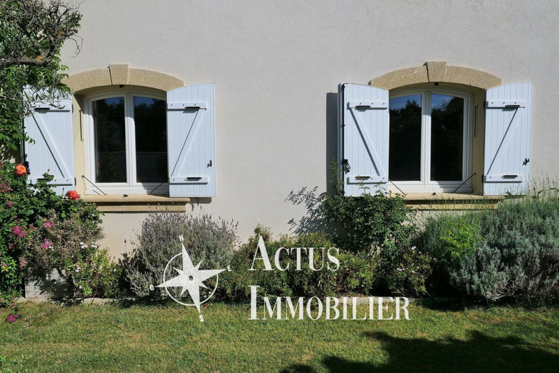 Maison - 227 m² - 10 pièces