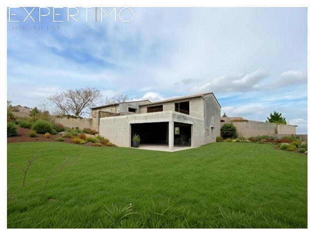 Maison - 270 m² - 5 pièces