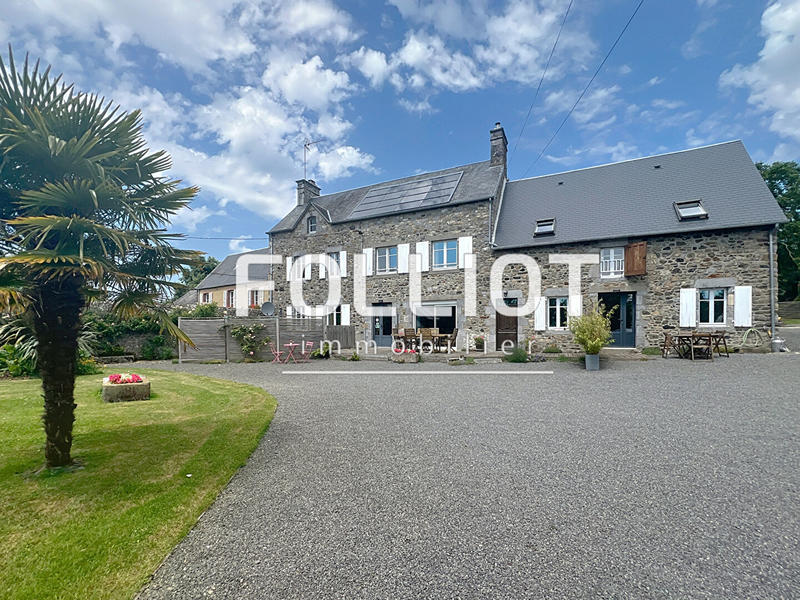 Maison - 208 m² - 10 pièces