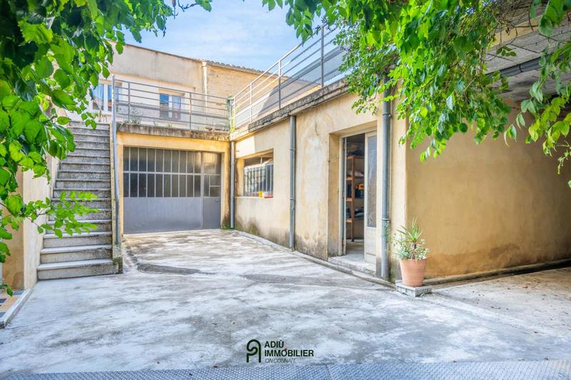 Maison - 220 m² - 12 pièces