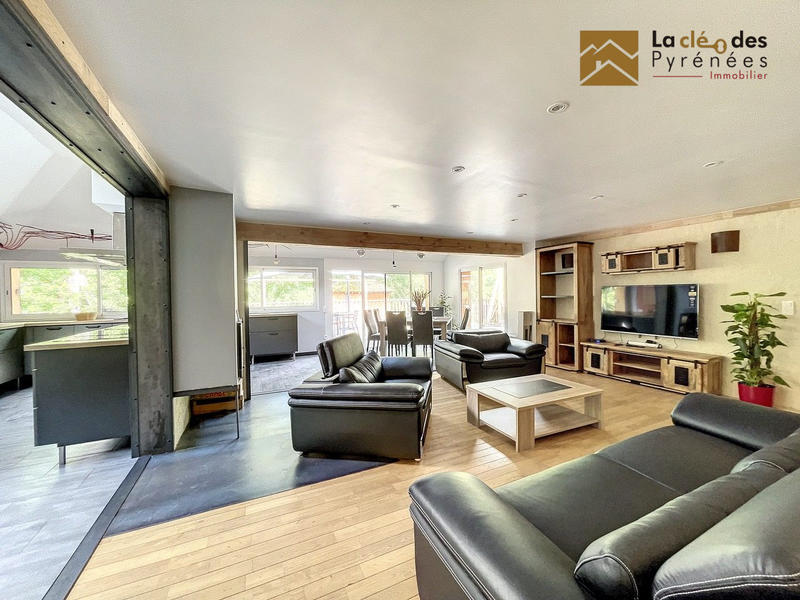 Maison ancienne - 362 m² - 15 pièces