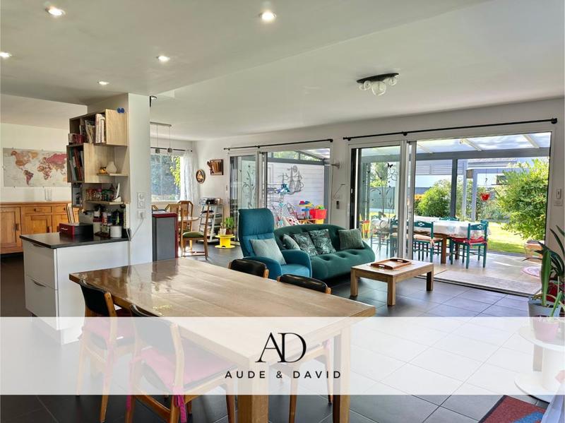 Maison - 220 m² - 8 pièces