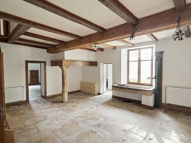 Maison - 202 m² - 8 pièces