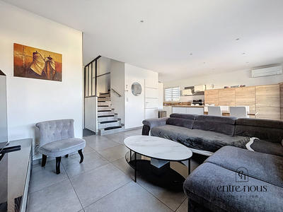 Maison - 90 m² - 4 pièces