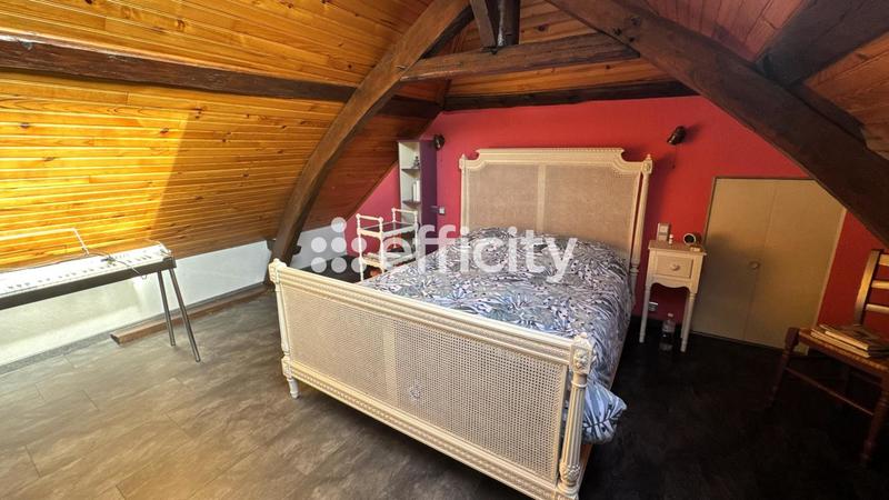 Maison - 255 m² - 7 pièces