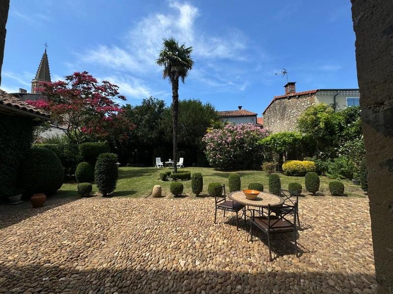 Maison ancienne - 265 m² - 8 pièces