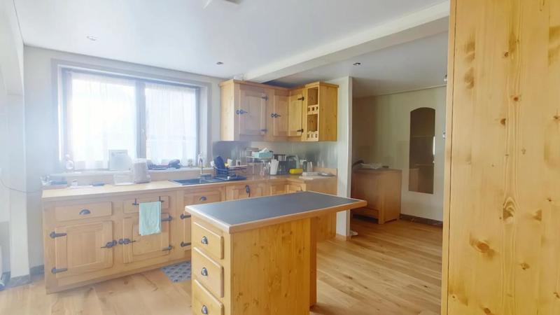 Appartement - 315 m² - 13 pièces