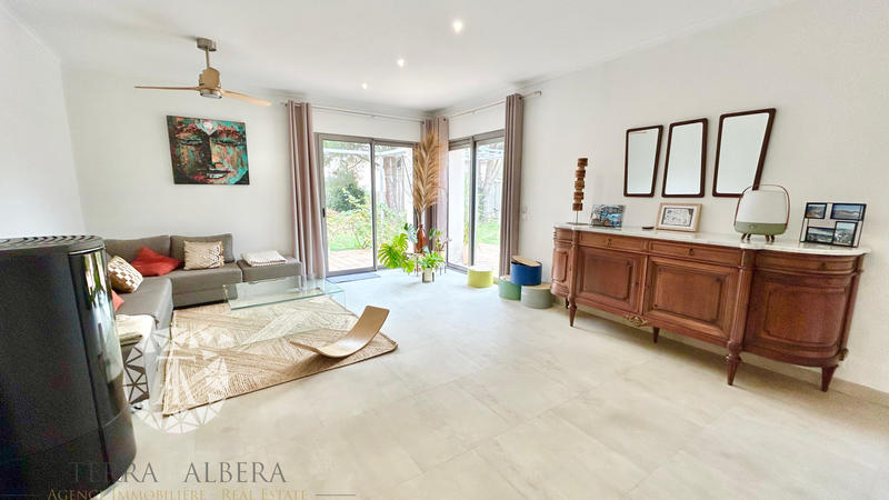 Villa - 259 m² - 7 pièces