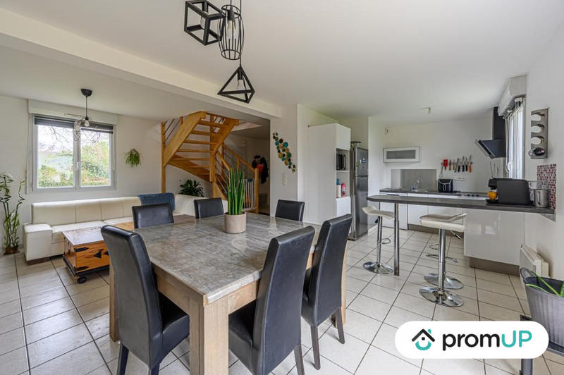 Maison traditionnelle - 77 m² - 4 pièces