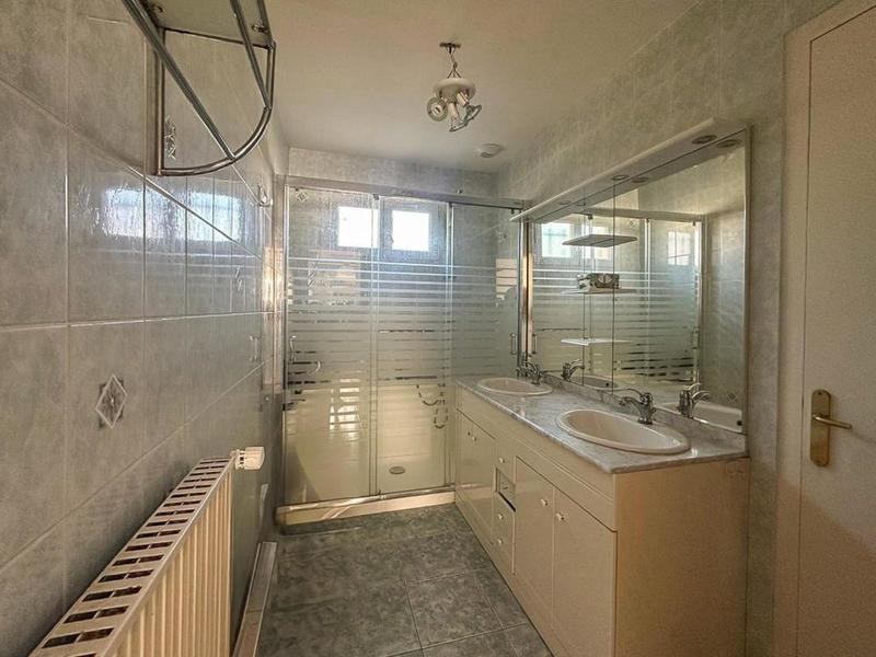 Maison - 128 m² - 7 pièces