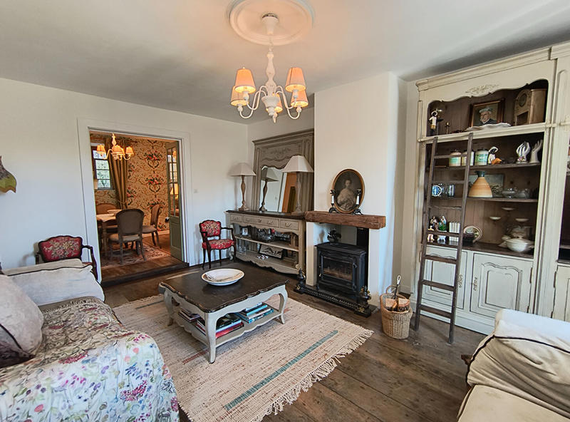 Maison - 231 m² - 7 pièces