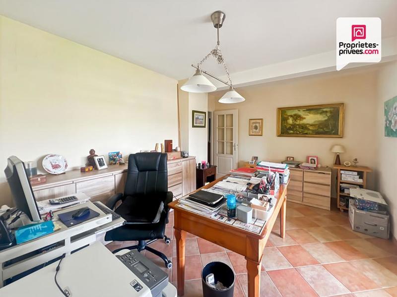 Maison - 221 m² - 8 pièces