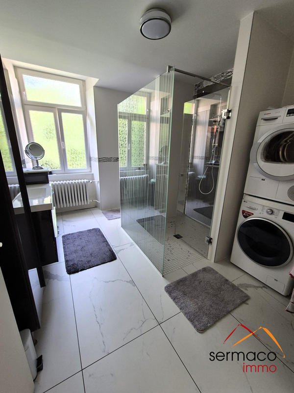 Maison - 334 m² - 14 pièces