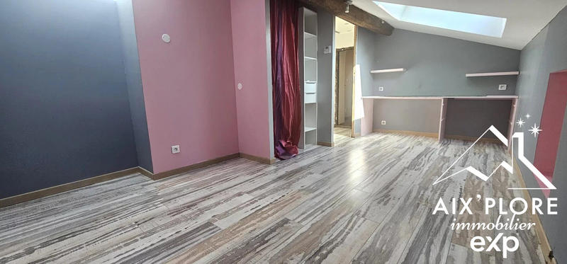 Maison - 224 m² - 7 pièces