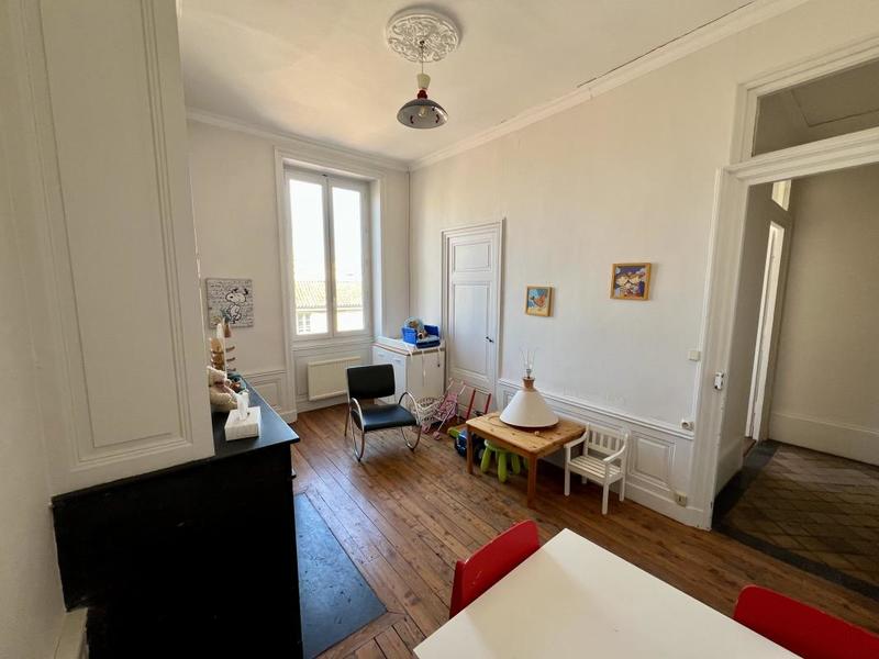 Appartement bourgeois - 93 m² - 4 pièces