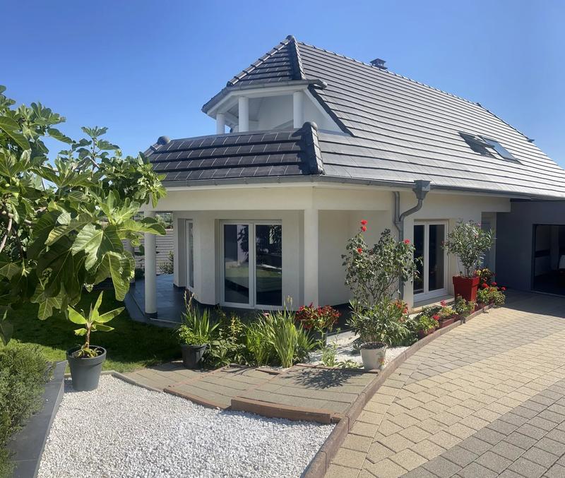 Maison - 266 m² - 7 pièces