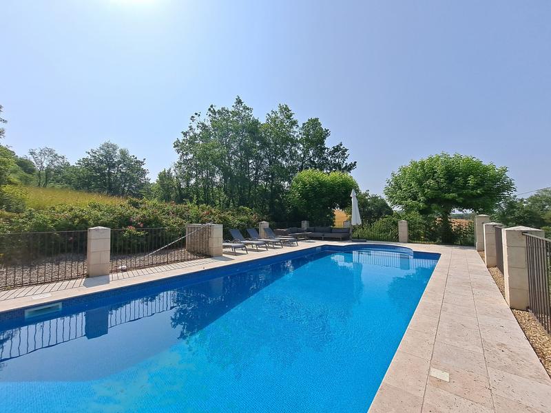 Maison - 295 m² - 10 pièces