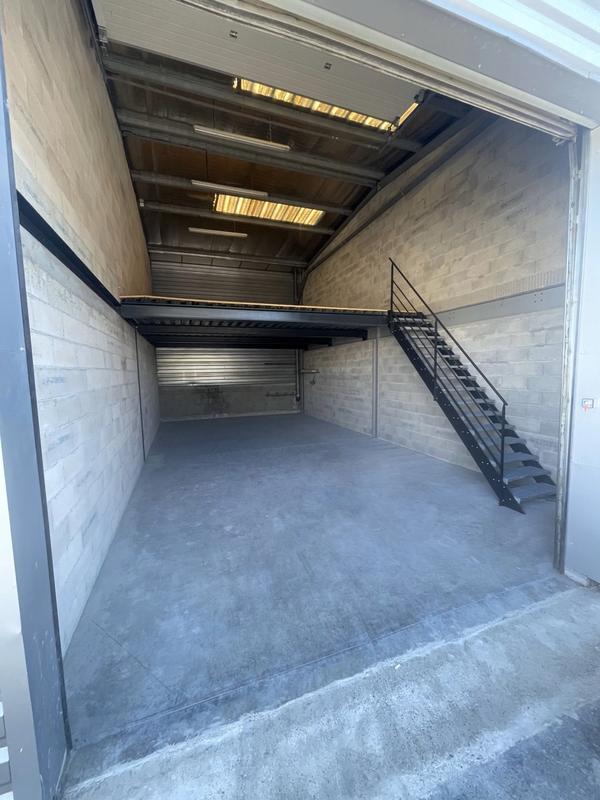 Local commercial - 100 m² - 2 pièces