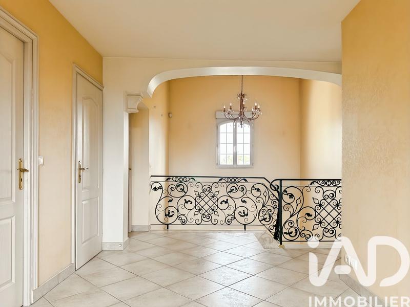 Maison - 188 m² - 9 pièces
