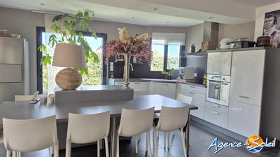 Villa - 140 m² - 5 pièces