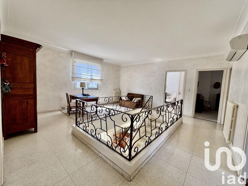 Maison - 240 m² - 9 pièces