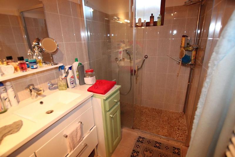 Villa - 215 m² - 9 pièces