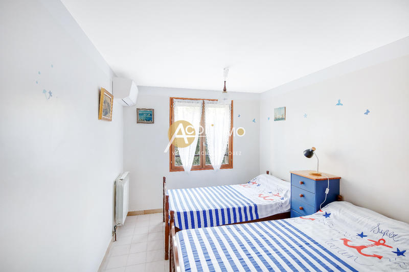 Maison - 240 m² - 11 pièces