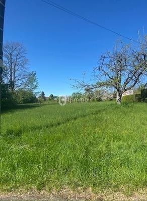 Terrain constructible - 881 m²