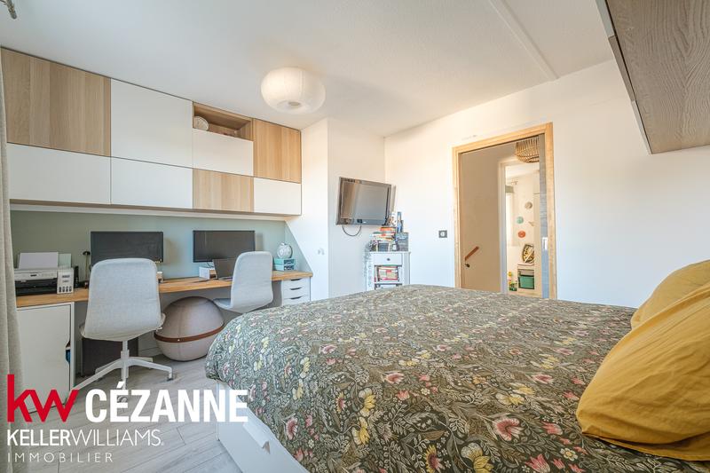 Maison - 90 m² - 5 pièces