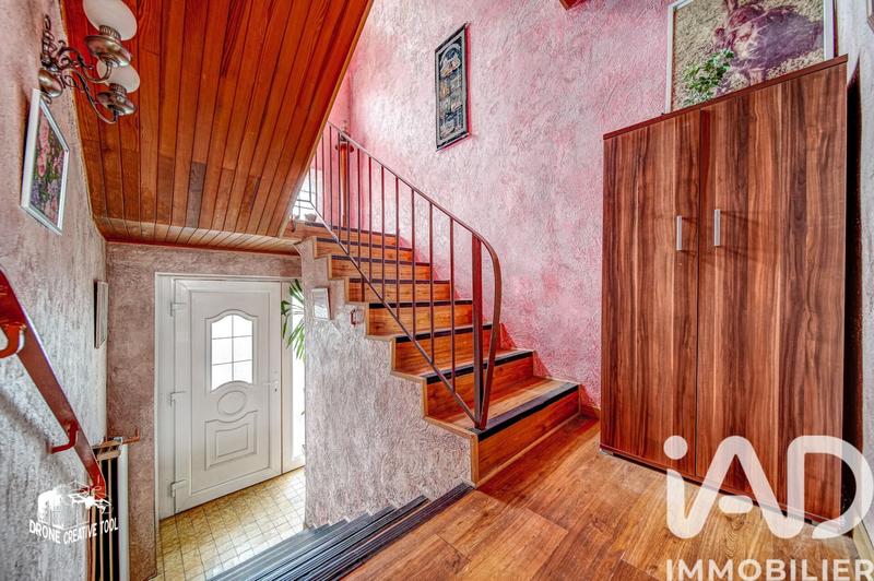 Maison - 180 m² - 8 pièces