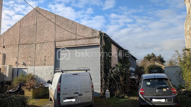 Grange - 300 m² - 1 pièce