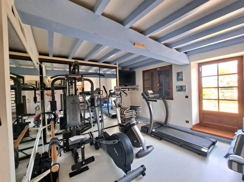 Maison - 218 m² - 6 pièces