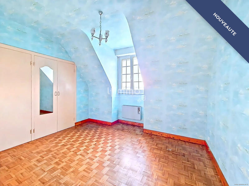 Maison - 165 m² - 8 pièces